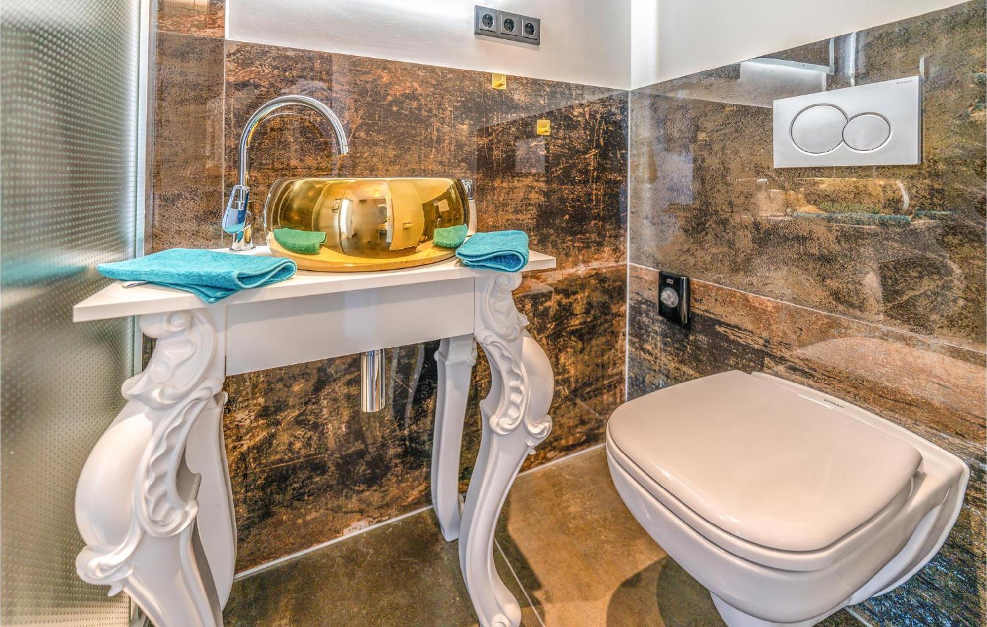 Stunning Apartment In Mettmann With Wifi Экстерьер фото